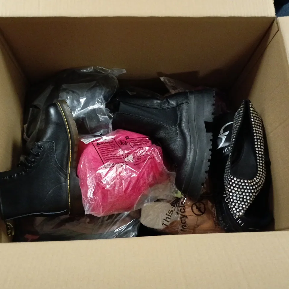 LOT OF APPROXIMATELY 20 ASSORTED PAIRS OF SHOES AND TRAINERS IN VARIOUS SIZES