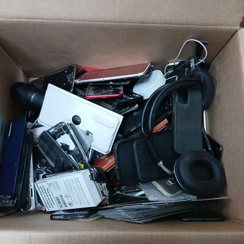 ASSORTED MOBILE PHONES & ACCESSORIES BULK LOT