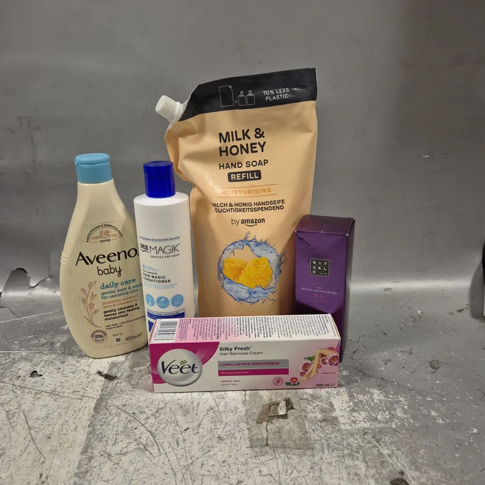 APPROXIMATELY 20 HEALTH AND BEAUTY PRODUCTS TO INCLUDE VEET HAIR REMOVAL CREAM, MILK & HONEY HAND SOAP REFILL AND AVEENO BABY BODY WASH