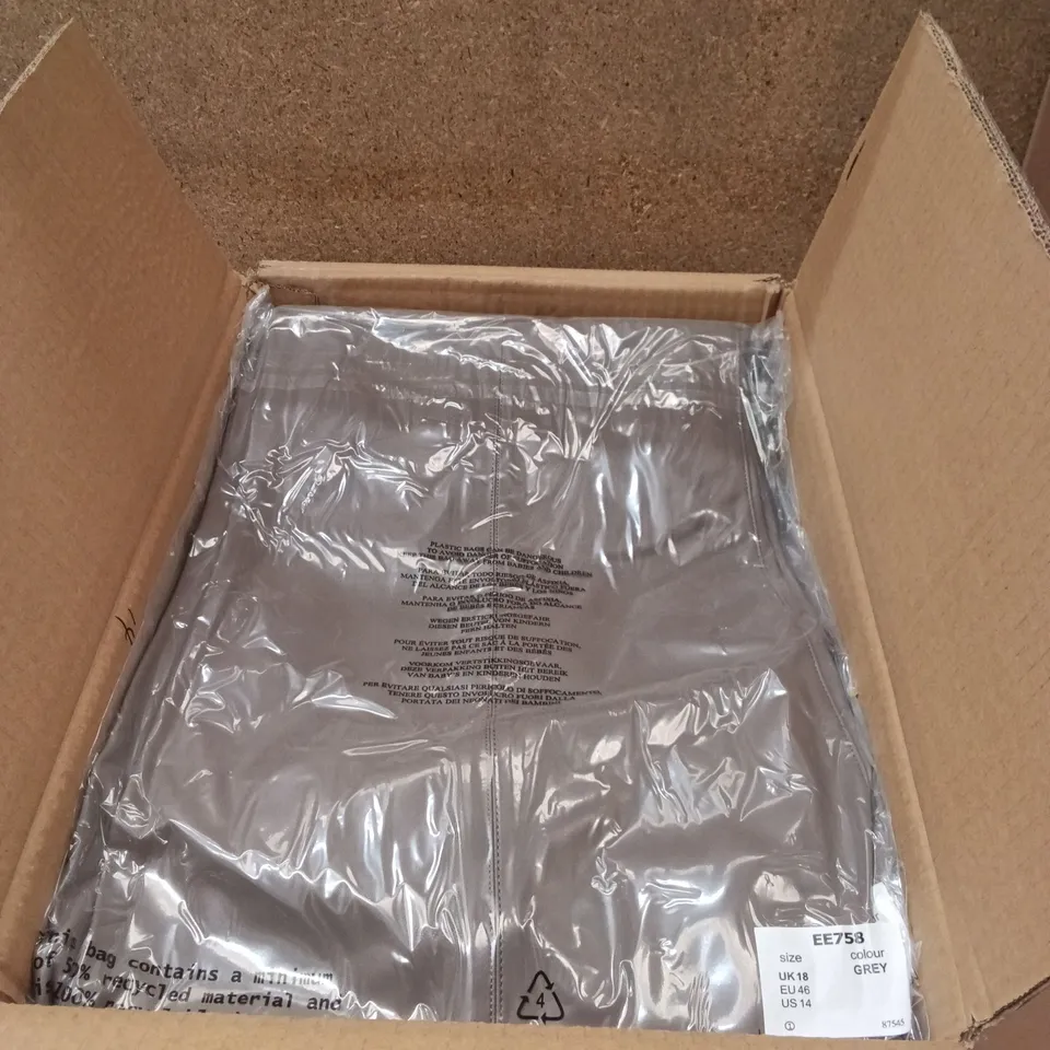 BOXED BRAND NEW APPROXIMATELY 20 JD WILLIAMS PU WIDE LEG TROUSERS, GREY, SIZE 18 (1 BOX)