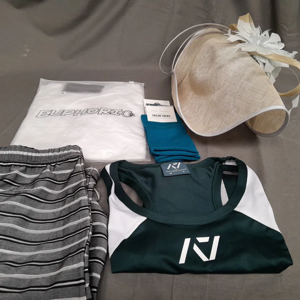 BOX OF APPROXIMATELY 25 ASSORTED CLOTHING ITEMS TO INCLUDE - HAT, SOCKS , SHORTS ETC