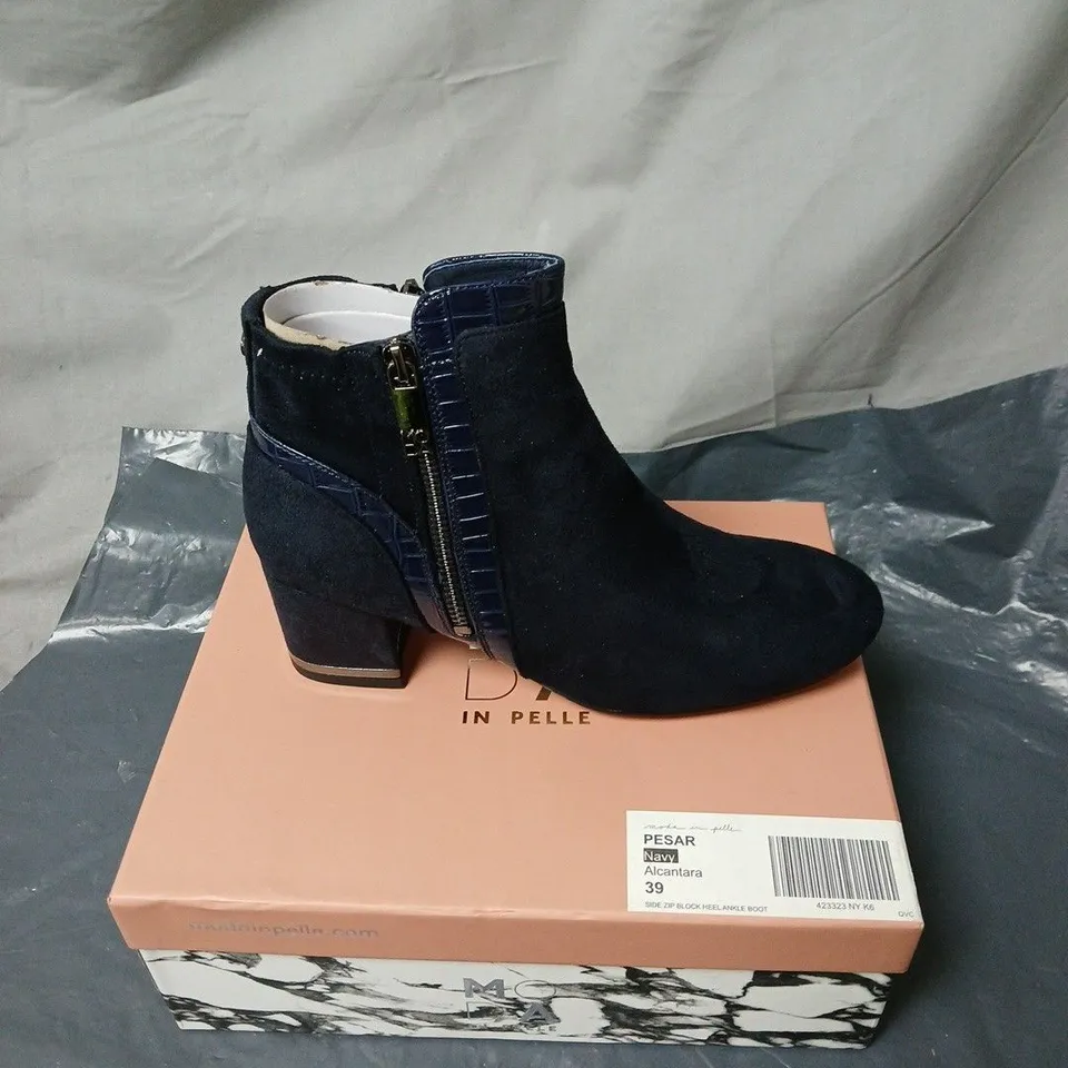 MODA IN PELLE PESAR NAVY ALCANTARA BOOTS SIZE 39 BOXED