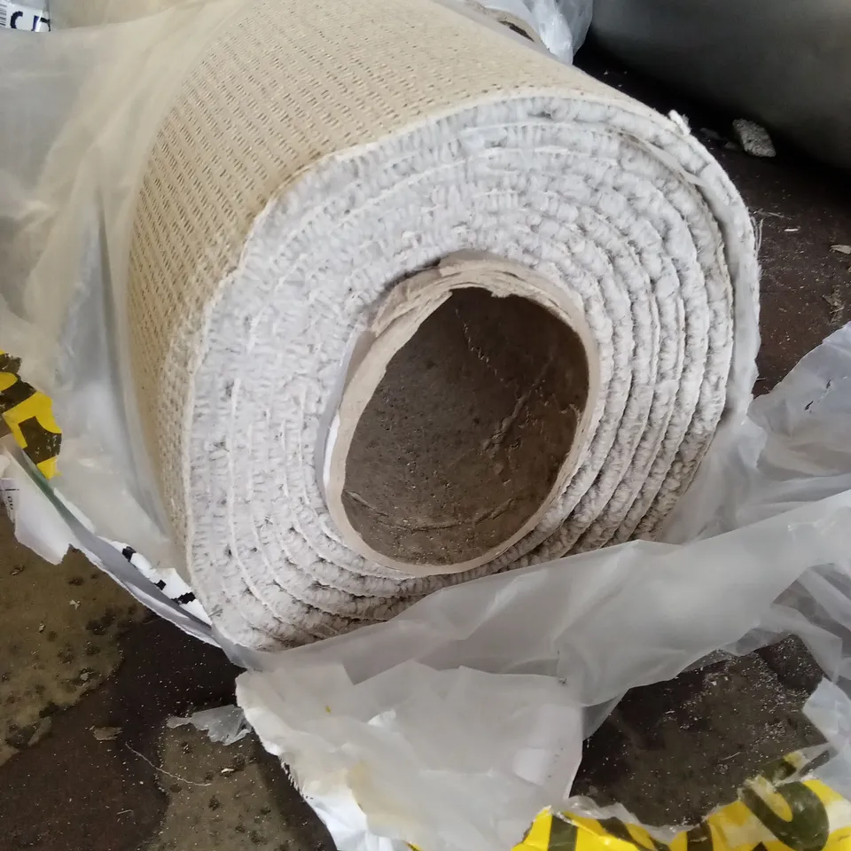ROLL OF QUALITY NATURAL ORIGINS - HERRINGBONE ASPEN AB CARPET // APPROX SIZE: 4 x 5m