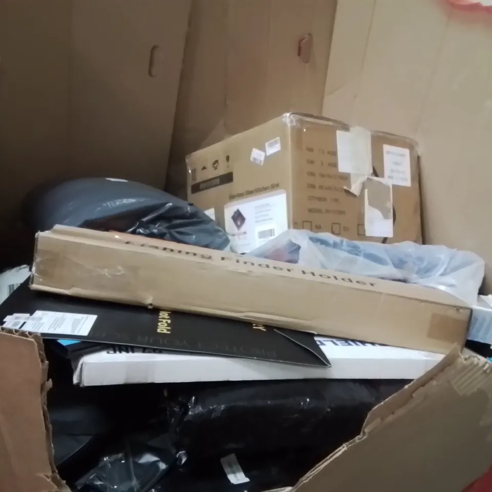 PALLET OF ASSORTED HOUSEHOLD GOODS AND PRODUCTS TO INCLUDE;MONITOR,PORT NETWORK PATCH PANEL
