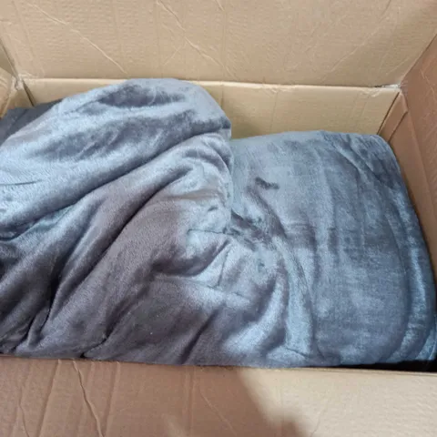 COZEE HOME FAMILY THROW GREY