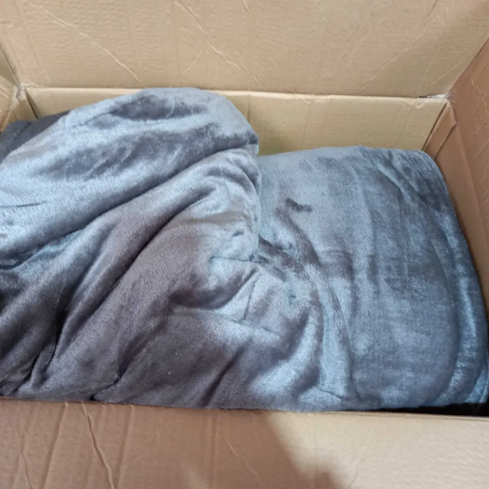 COZEE HOME FAMILY THROW GREY 