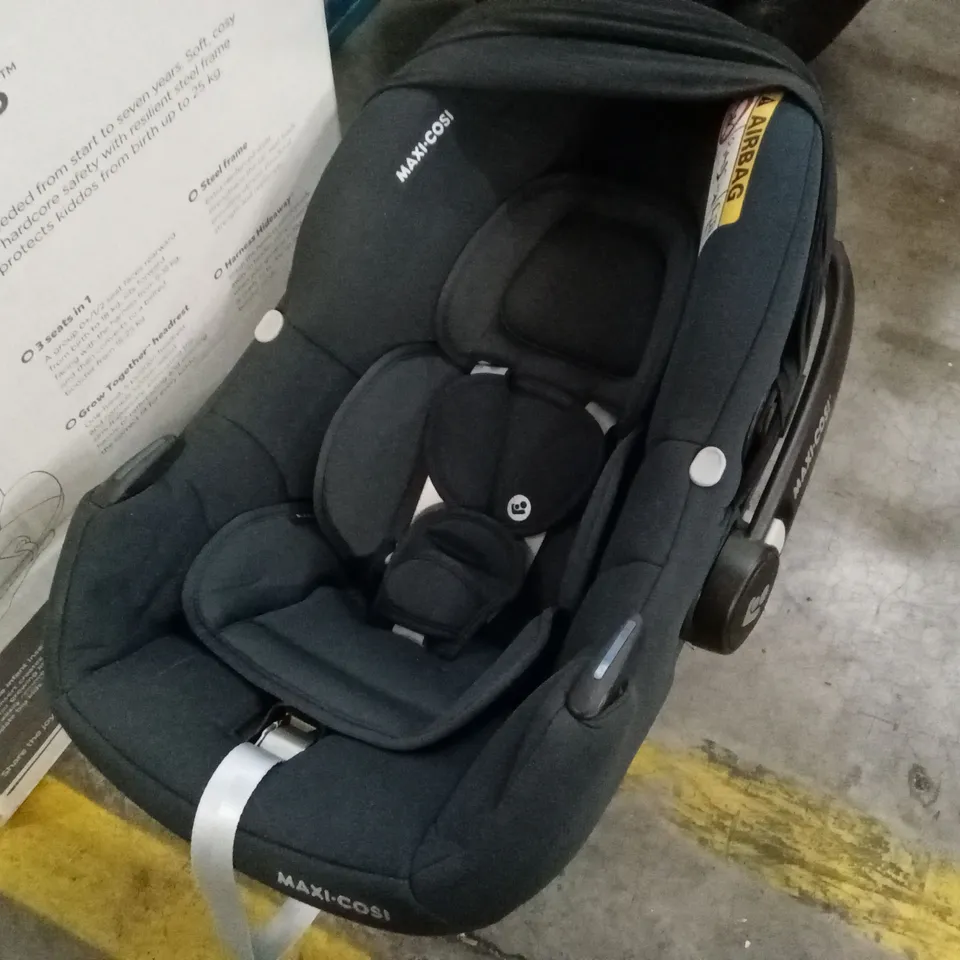 MAXI-COSI I-SIZE CAR SEAT AND BASE