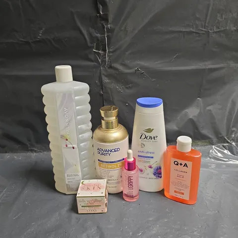 APPROXIMATEY 20 ASSORTED HEALTH AND BEAUTY PRODUCTS TO INCLUDE - DOVE BODY WASH - AVON SENSES BUBBLE BATH AND MAYBELLINE GRIPPY SERUM