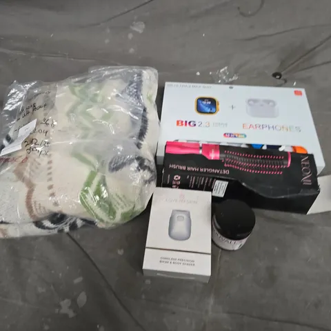 APPROXIMATELY 15 ASSORTED ITEMS TO INCLUDE I20 ULTRA 2 MAX SUIT, LOVE MY SKIN SHAVER, NEOMI DETANGLER, ETC - COLLECTION ONLY