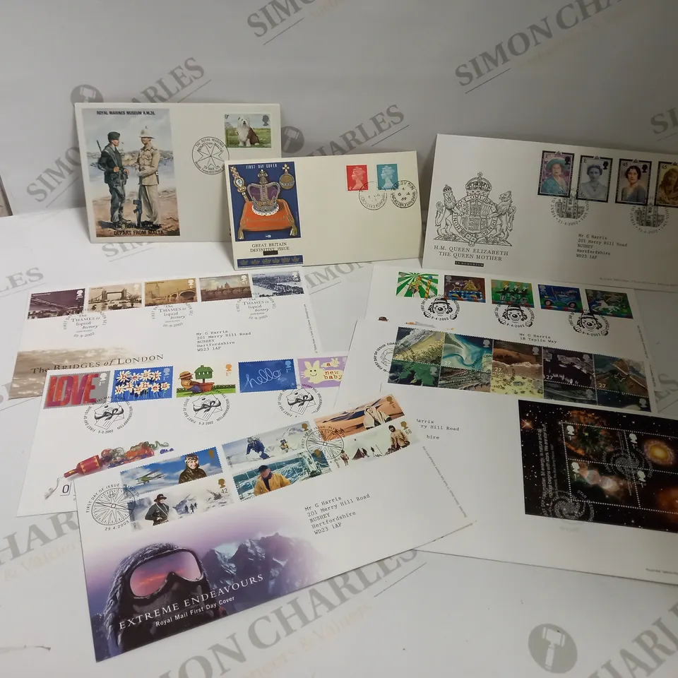 BOX OF APPROX 50 ASSORTED COLLECTABLE STAMPS IN VARIOUS CONDITIONS
