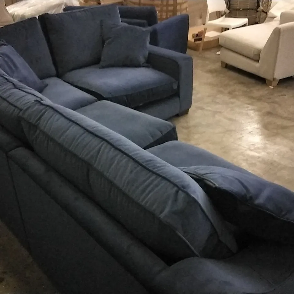 QUALITY DESIGNER LOUNGE CO CORNER GROUP SOFA WITH CHAISE SECTION IN NAVY BLUE SUEDE