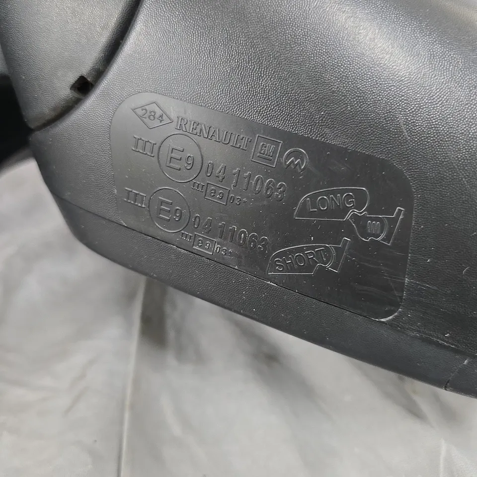 RENAULT WING MIRROR ASSEMBLY WITH ELECTRICAL CONNECTOR