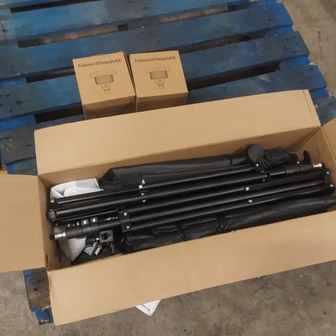 BOXED PHOTOGRAPHY ACCESSORIES KIT