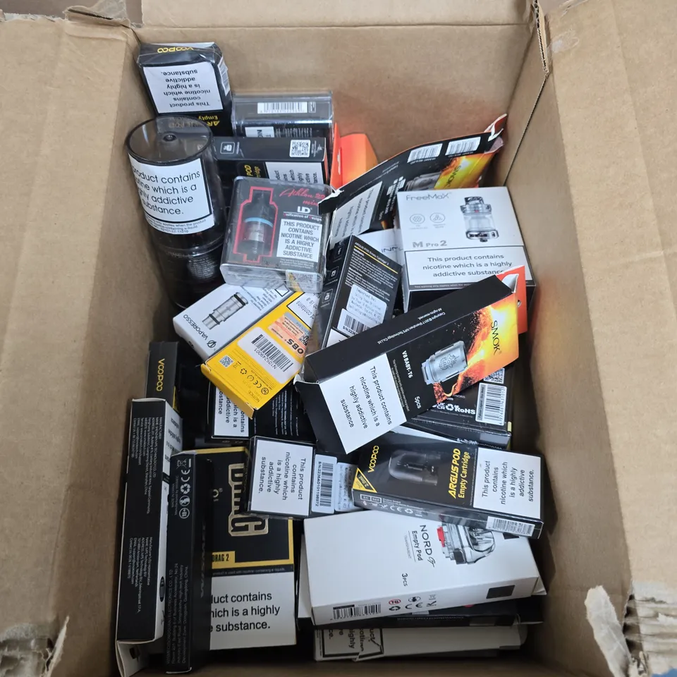 BOX OF APPROXIMATELY 30 ASSORTED E-CIGARETTES AND ACCOMPANIMENTS TO INCLUDE: SMOK MAG-18 KIT