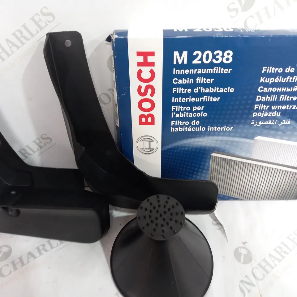 LOT OF ASSORTED CAR ITEMS TO INCLUDE CAR TRIMS ICE SCRAPERS AND FILTERS / COLLECTION ONLY 