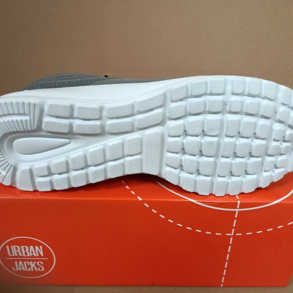 BOXED PAIR OF URBAN JACKS NEW MEXICO GREY TRAINERS – SIZE 11