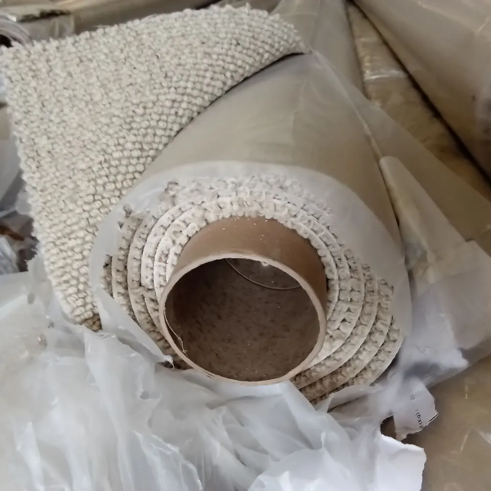 ROLL OF QUALITY PURE & SIMPLE LOOP GRAZE CARPET // APPROX SIZE: 3.7 x 5m