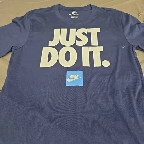 NIKE JUST DO IT SLOGAN TEE - SIZE SMALL