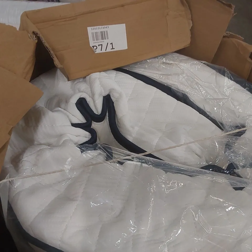 QUALITY BAGGED AND ROLLED NOVILLA POCKET SPRUNG MATTRESS - 4'6 DOUBLE