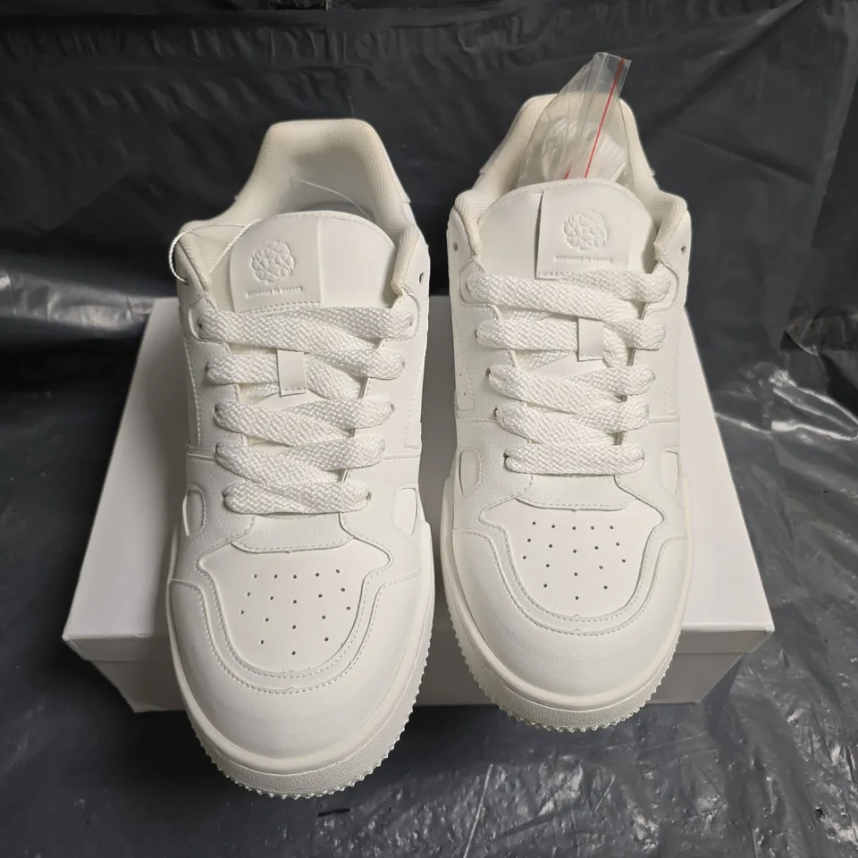 CONZURI WHITE HIGH-TOP SNEAKERS – UK 10.5