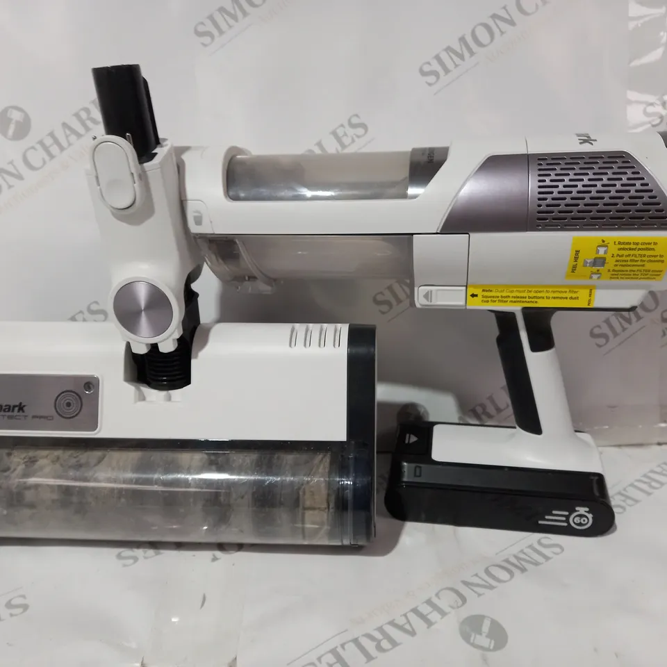 BOXED SHARK CORDLESS DETECT PRO VACUUM CLEANER