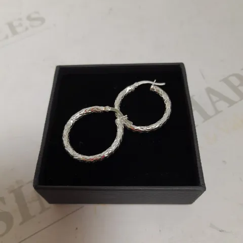 DESIGNER SILVER EFFECT HOOP EARRINGS 