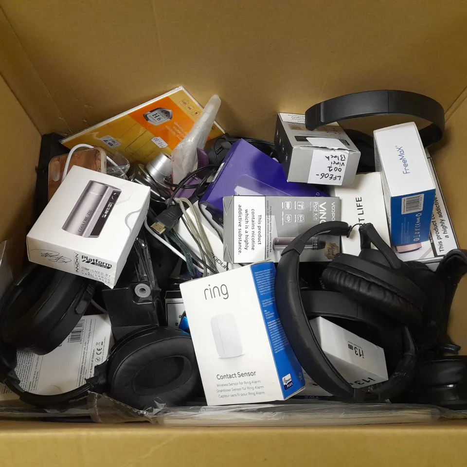 LOT OF APPROX 25 ITEMS TO INCLUDE - MAEGOO CONTROLLER -VAPORESSO GTX ONE - I13 EARBUDS ECT
