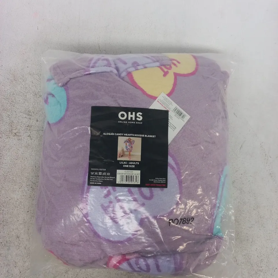 BAGGED OHS SLOGAN CANDY HEARTS HOODIE BLANKET IN LILAC - ONE SIZE
