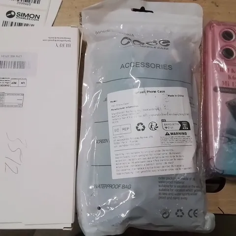 PALLET CONTAINING A LARGE QUANTITY OF PHONE CASES,SCREEN PROTECTORS