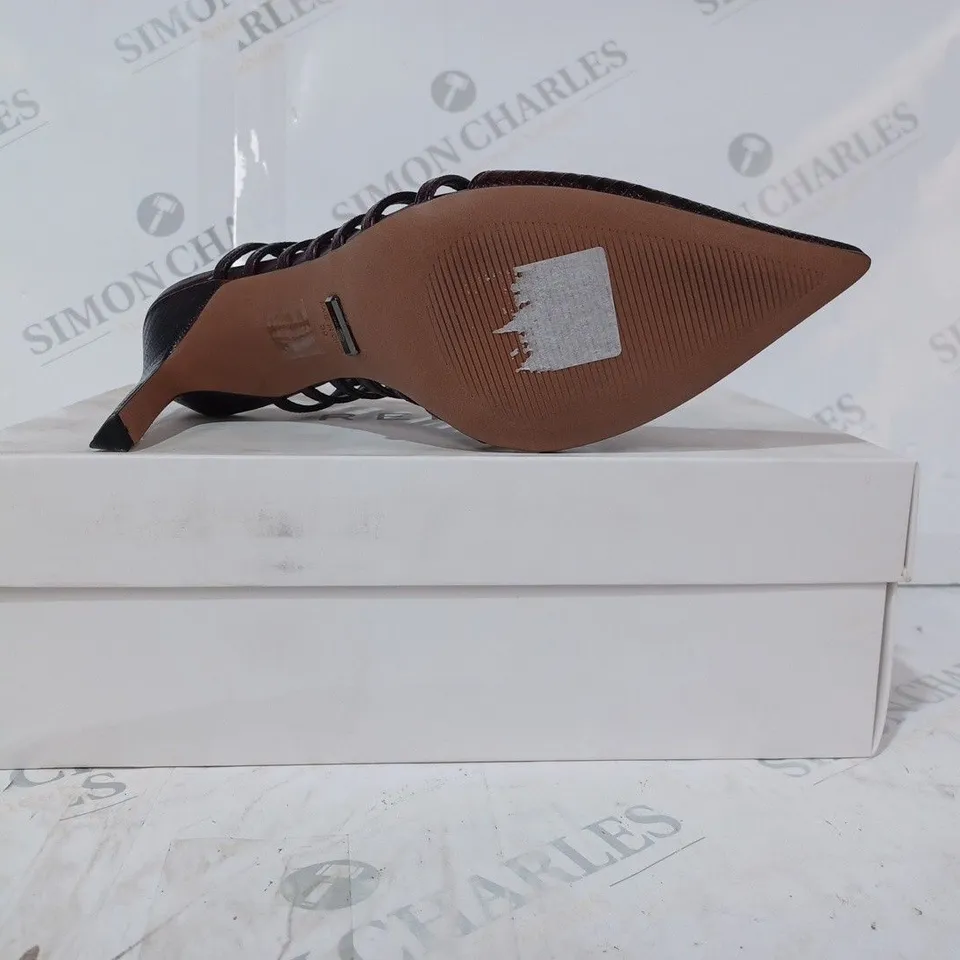 BOXED PAIR OF REISS DAPHNE SLINGBACK HEELS IN POMEGRANATE SIZE 6