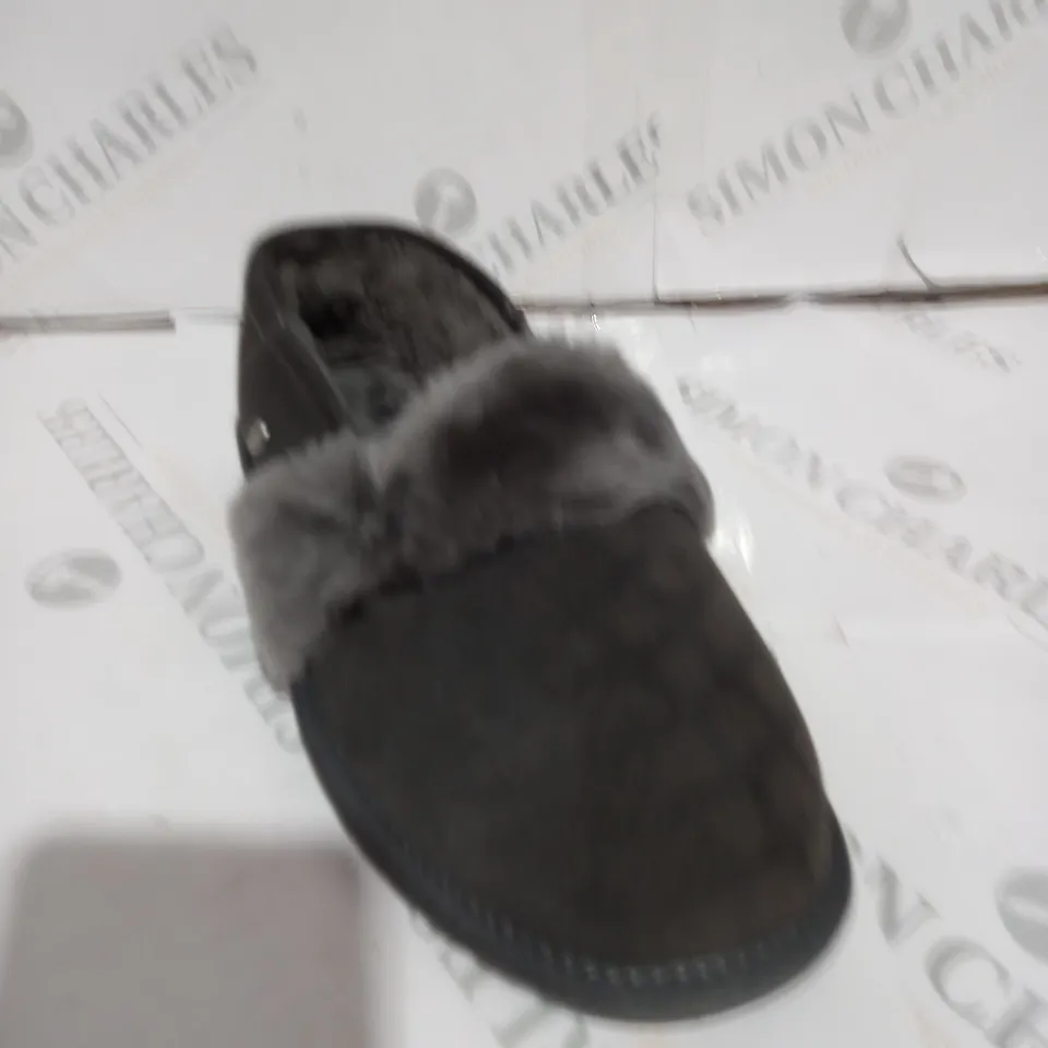 EMU AUSTRALIA CHARCOAL GREY SLIPPERS - SIZE 4
