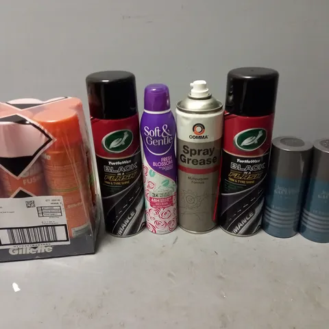 APPROXIMATELY 15 ASSORTED AEROSOLS TO INCLUDE SPRAY GREASE, GILLETTE FUSION, AND JEAN PAUL GAULTIER LE MALE ETC. 