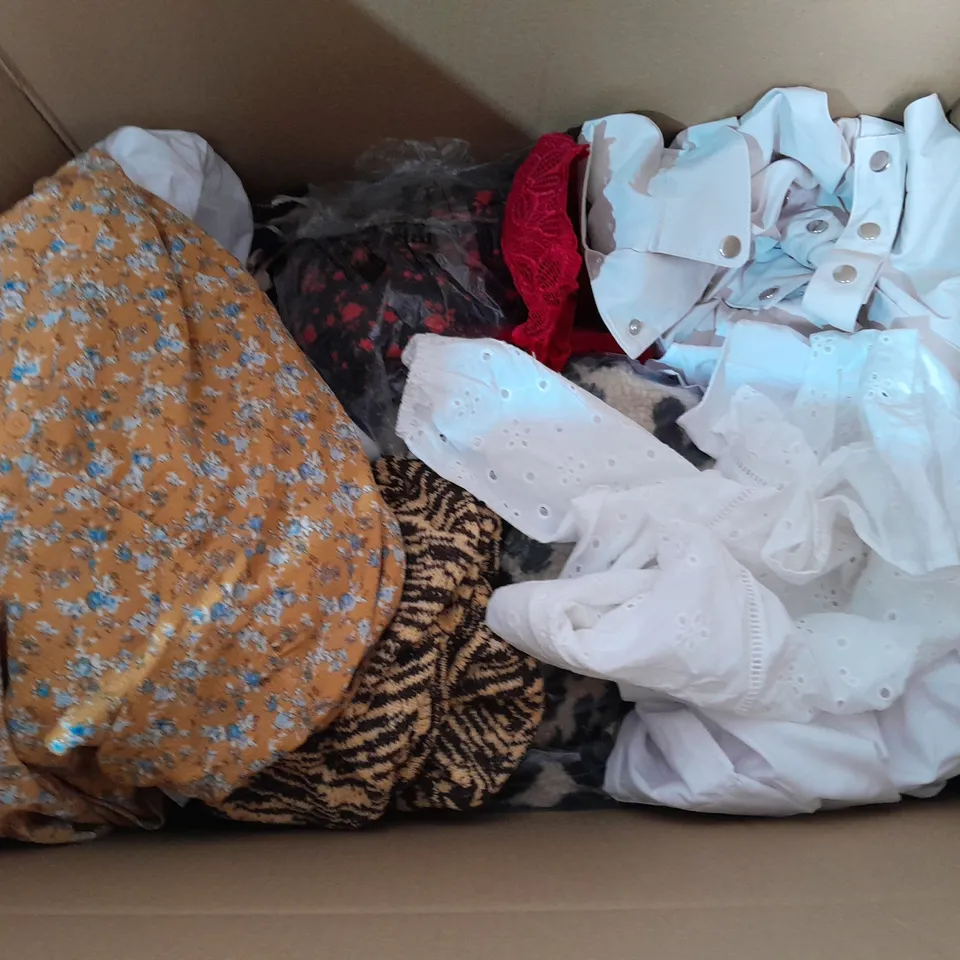 BOX OF APPROXIMATELY 15 ASSORTED ITEMS TO INCLUDE - DRESSES , JUMPERS , AND  T-SHIRTS ETC