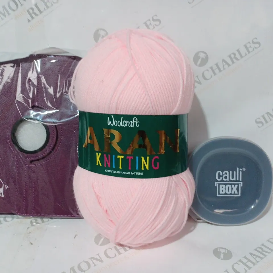 BOX OF APPROXIMATELY 10 ASSORTED HOUSEHOLD ITEMS TO INCLUDE CAULI BOX, ARAN KNITTING YARN, TABLET CASE, ETC