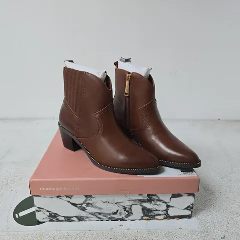 MODA IN PELLE ANNIEE WALNUT BOOTS SIZE 36 BOXED