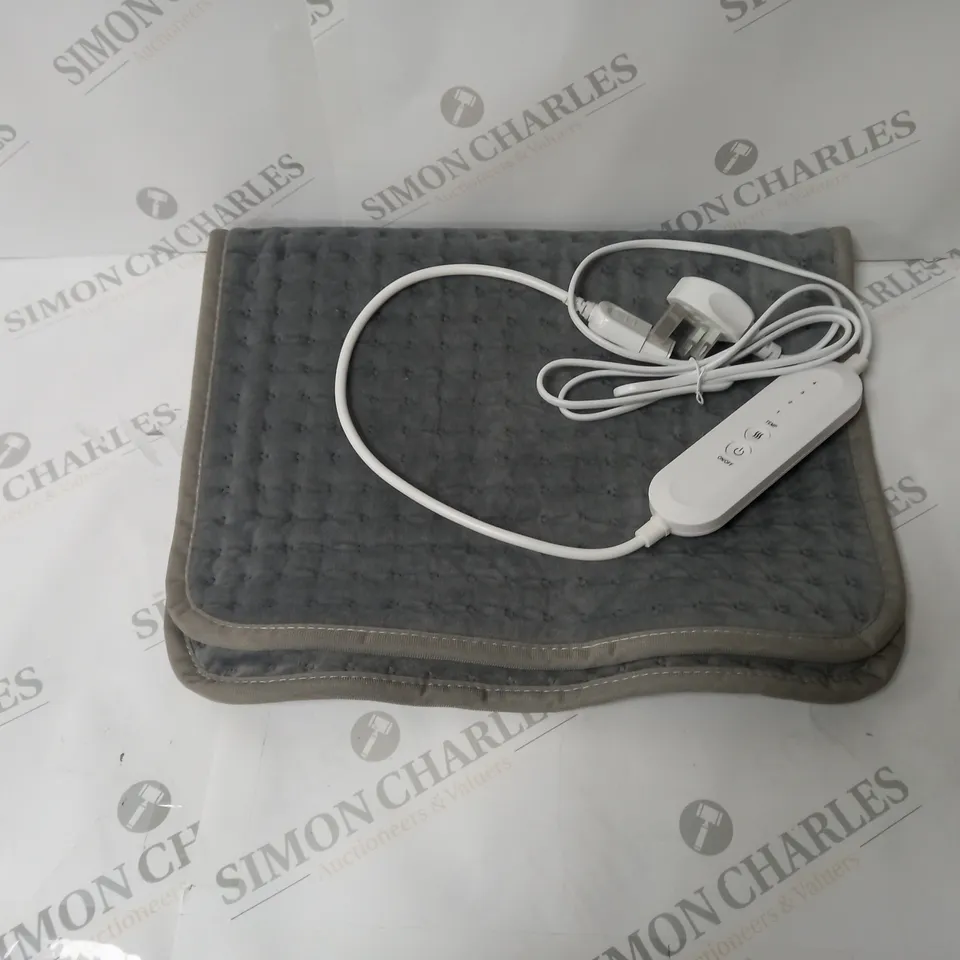 BOXED HEATED PAD IN GREY 40 X 60 CM