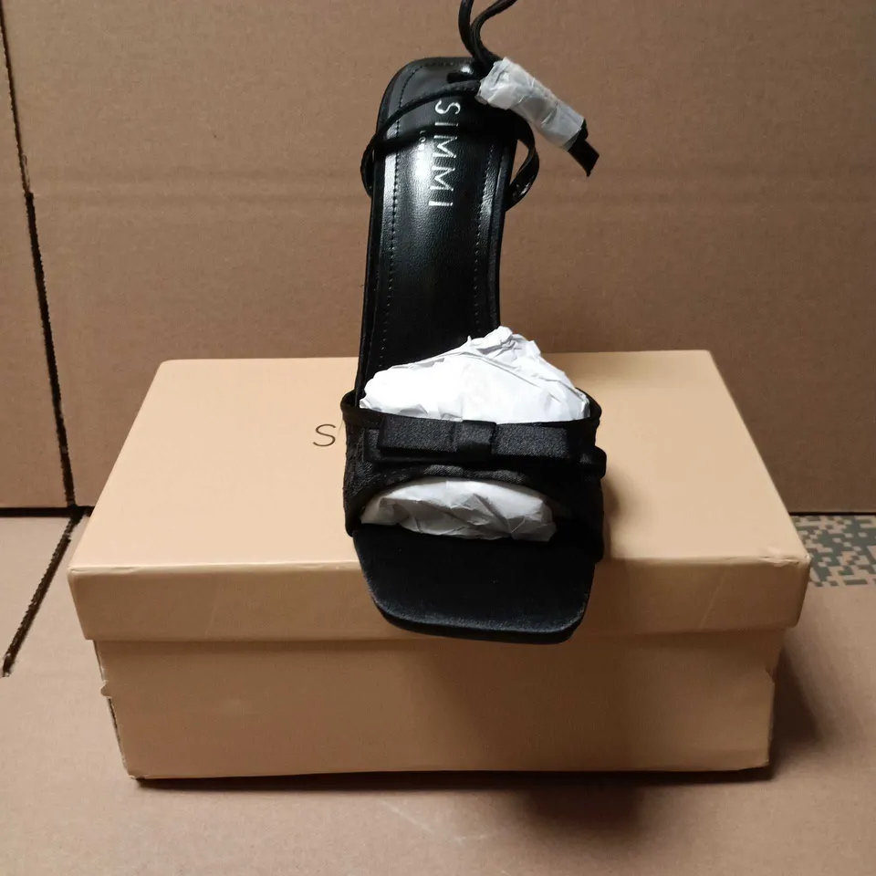 BOXED PAIR OF SIMMI JANEETA BLACK LACE BOOTS - 4