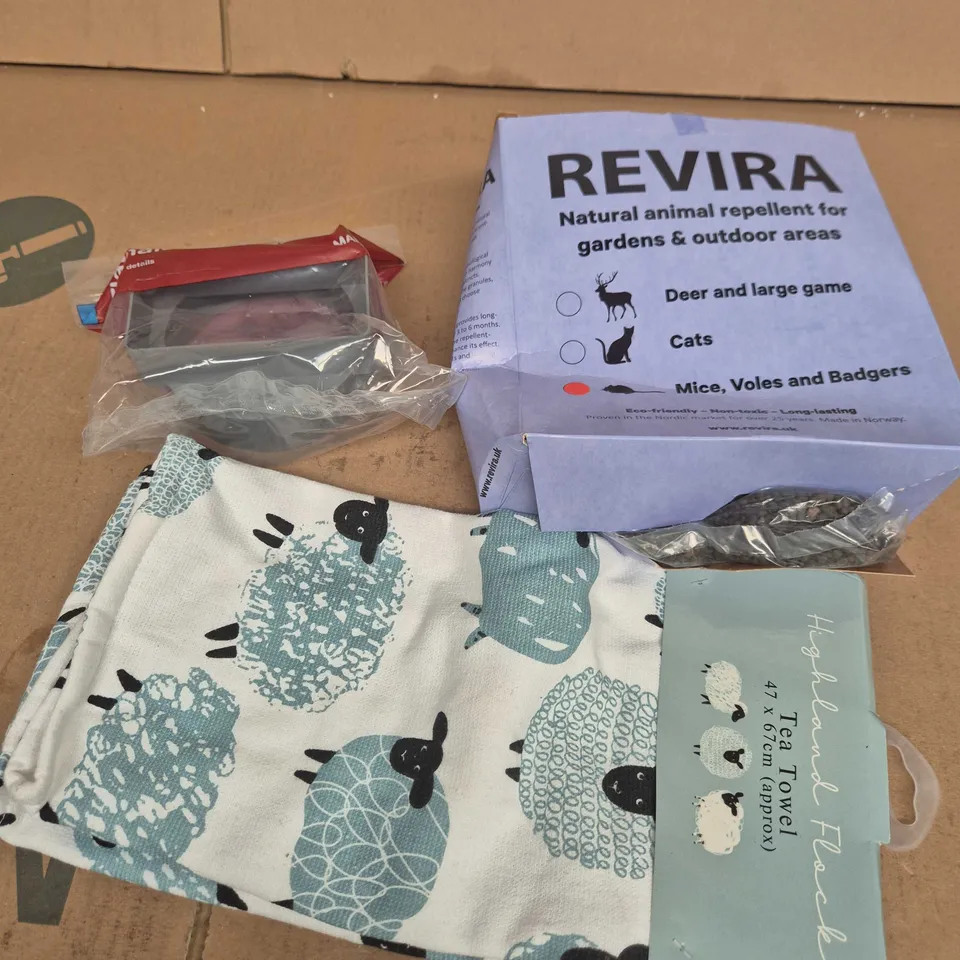 APPROXIMATELY 15 ASSORTED HOUSEHOLD PRODUCTS TO INCLUDE ANIMAL REPELLENT, TEA TOWEL, HOME DECOR ETC 