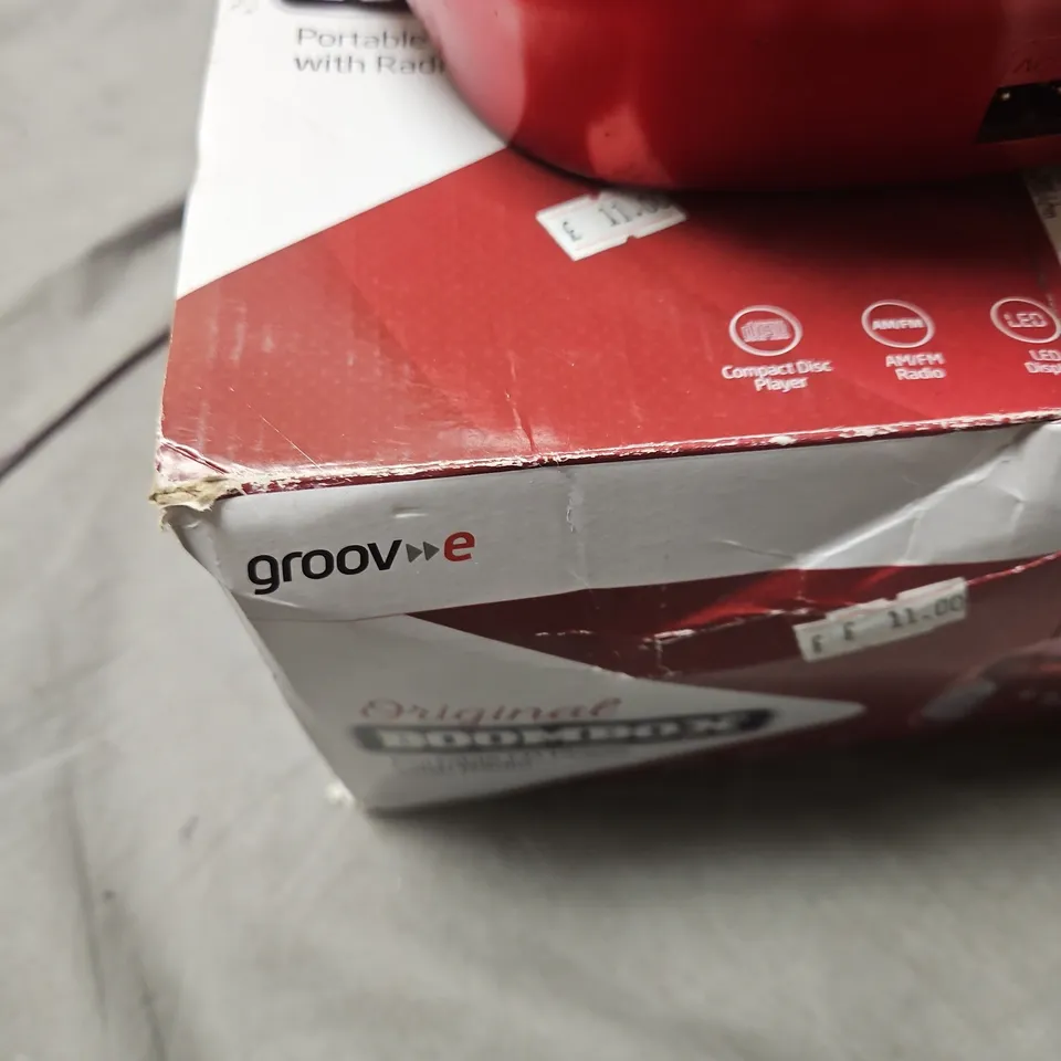 GROOV-E PORTABLE CD PLAYER WITH RADIO – RED BOOMBOX