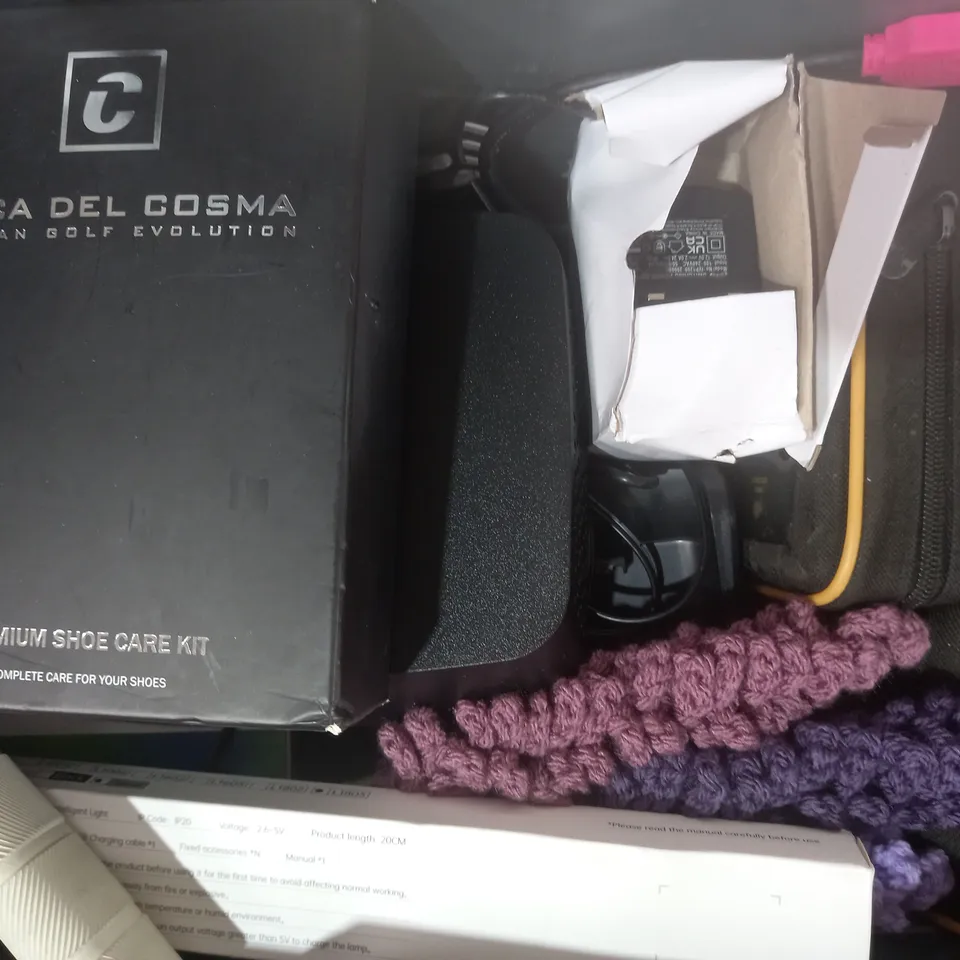 APPROXIMATELY 10 ASSORTED HOUSEHOLD ITEMS TO INCLUDE EE WIFI ROUTER, INGENICO CARD TERMINAL, USB 2.0 HUB, ETC