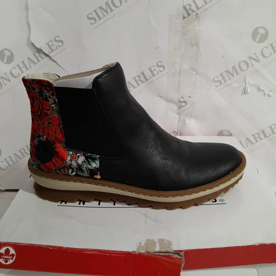 BOXED RIEKER CHELSEA BOOTS, NAVY - SIZE 5