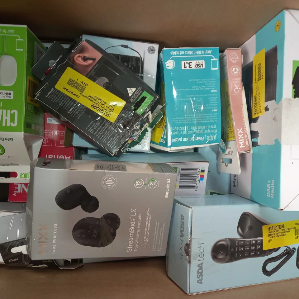 BOX OF APPROXIMATELY 20 ASSORTED ELECTRICAL ITEMS TO INCLUDE ASDA TECH FM ALARM CLOCK, ASDA TECH POCKET RADIO, ASDA TECH MICRO USB TO USB-A CABLE, ETC