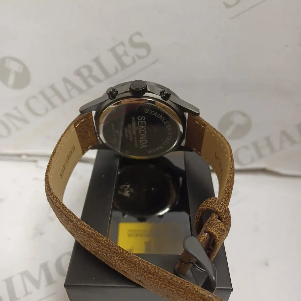 BOXED SEKONDA WATCH - STAINLESS STEEL BACK - LEATHER UPPER STRAP - JAPAN MOVEMENT - WATER RESISTANT 50M - SUB DIAL.