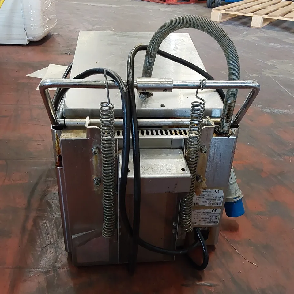 RM GASTRO ELECTRIC CLAM CONTACT GRILL – CHROMED FTHC 30 ED + KD 30 T