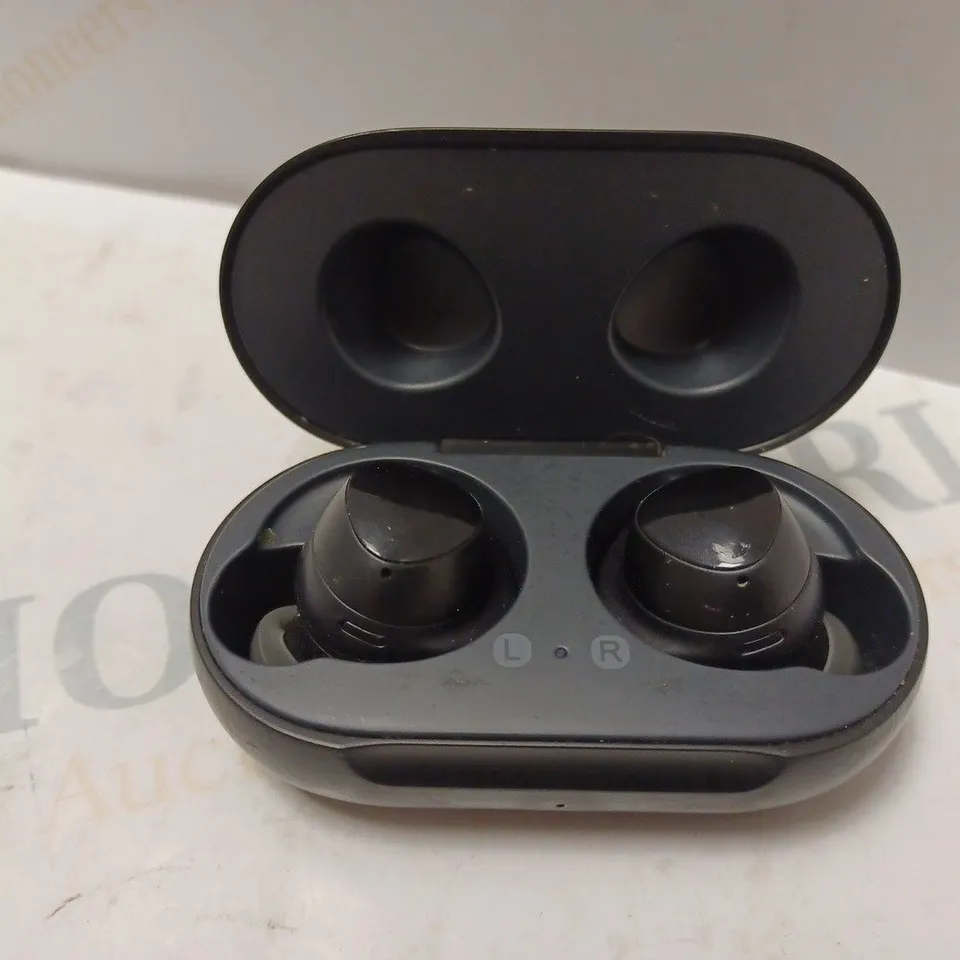 SAMSUNG GALXAY BUDS IN BLACK