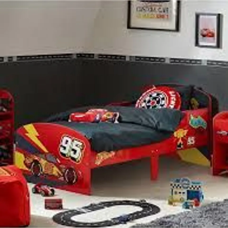 BOXED DISNEY PIXAR LIGHTENING MCQUEEN TODDLER BED - COLLECTION ONLY 