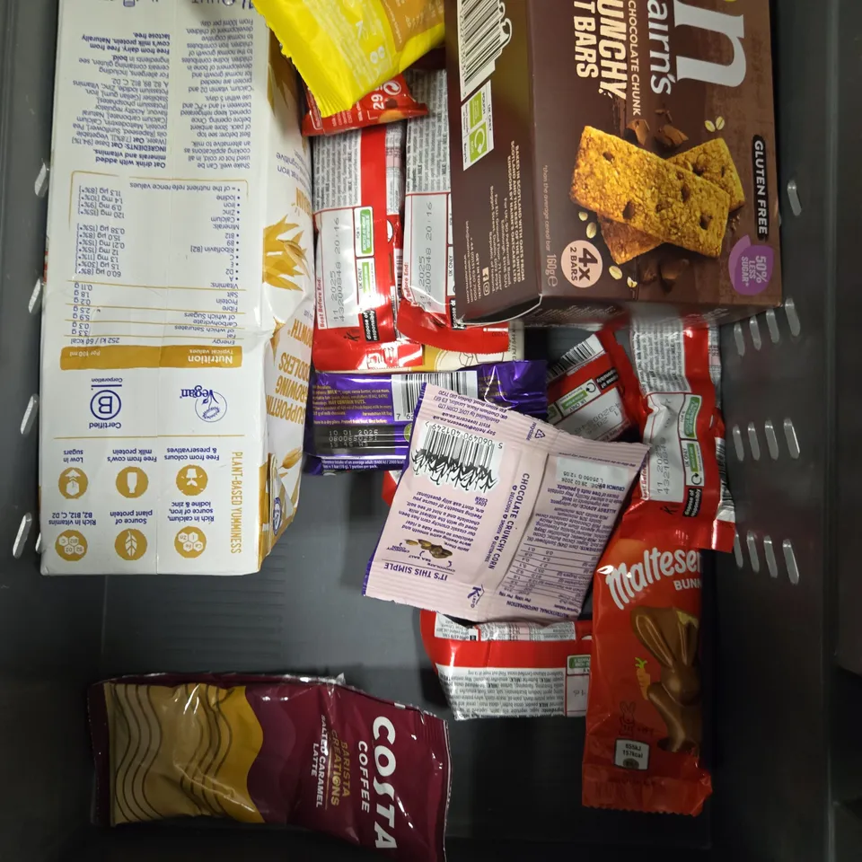 APPROXIMATELY 10 ASSORTED FOOD/DRINK PRODUCTS TO INCLUDE SAN FERMIN COFFEE, OATIES, TWIRL BITES ETC 