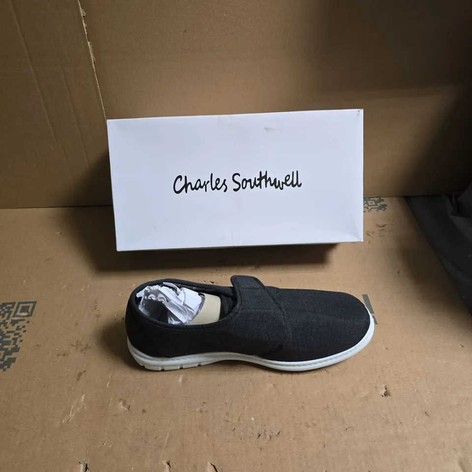 CHARLES SOUTHWELL BLACK SLIP-ON TRAINERS WITH VELCRO – UK SIZE 9