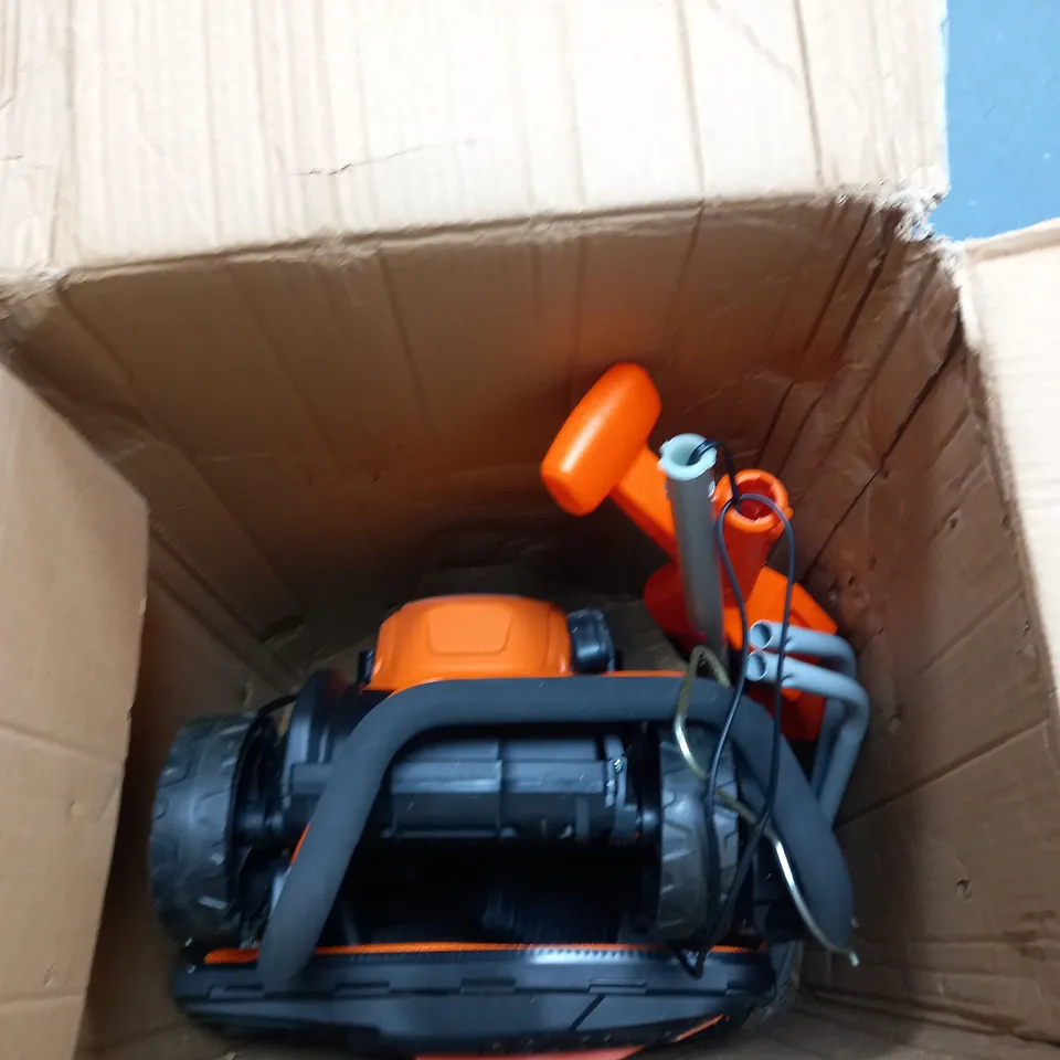 BOXED YARD FORCE 32CM LAWNMOWER AND TRIMMER