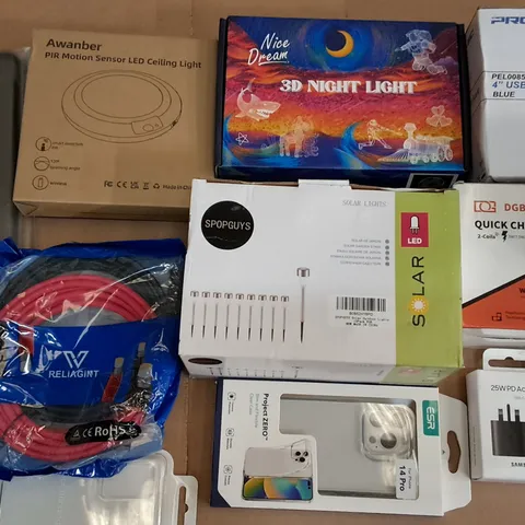 LARGE QUANTITY OF ASSORTED ITEMS TO INCLUDE SOLAR LIGHTS, USB MINI FAN AND WIRELESS EARPHONES 